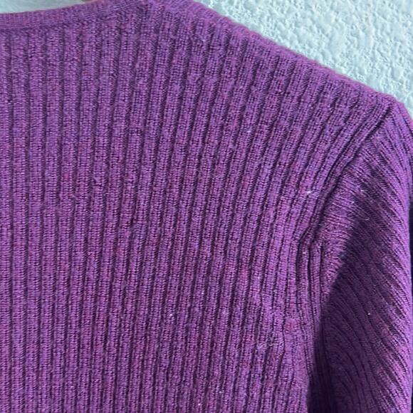 Patagonia 100% Wool Purple Eggplant V Neck Sweater Top Casual Athleisure Wool L - Picture 6 of 6